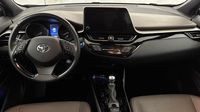 Toyota C-Hr 184h Distinctive 2WD E-CVT MY22 — photo 11