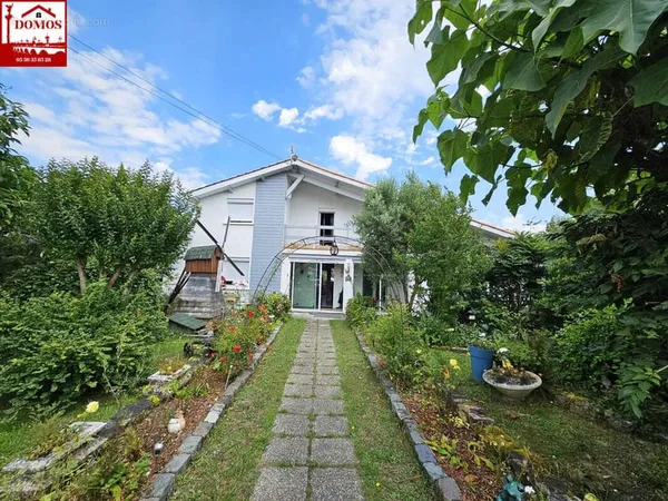 PAREMPUYRE Maison familiale 5 chambres + bureau Quartier calme