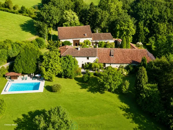 Maison 15 pièces 400 m²