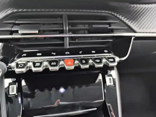 Peugeot 2008 puretech 100 s&amp;s bvm6 allure — photo 13