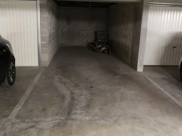 Location place double en sous-sol - résidence securisee