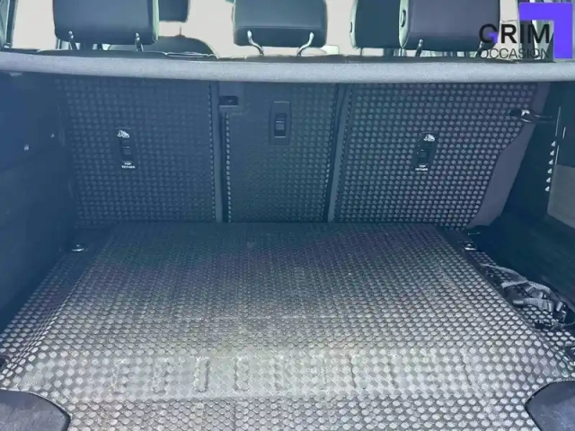 Land Rover Defender 110 phev — photo 12