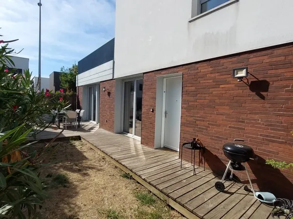 Maison contemporaine T4 avec jardin, parking et garage