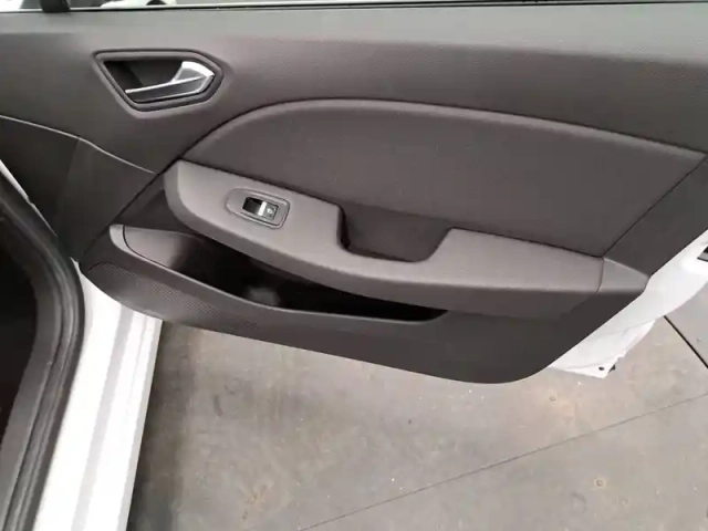 Renault Clio tce 100 — photo 24