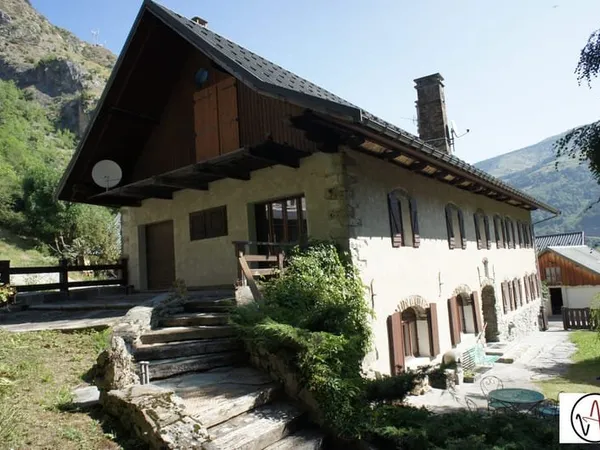 Maison 7 pièces 292 m²