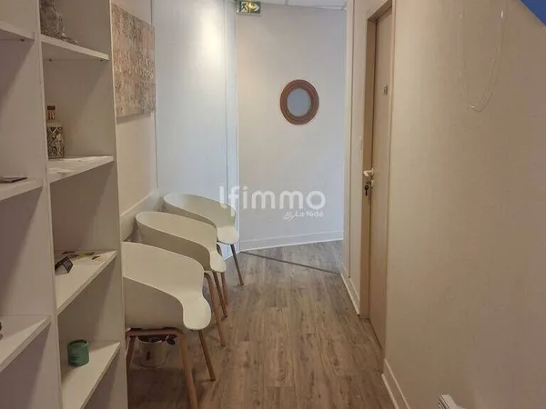Bureau 65 m²