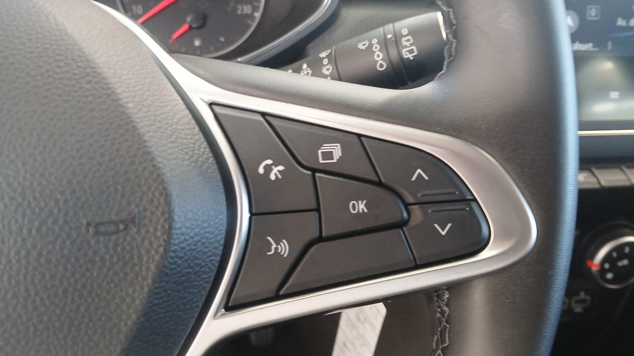 Renault Clio SCe 65 - 21 — photo 18