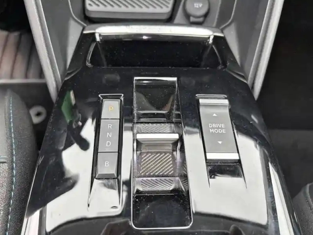 Citroën C4 e- 136 ch automatique — photo 14