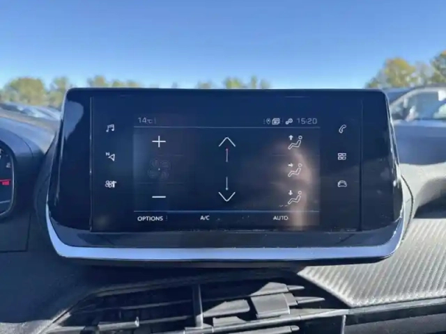 Peugeot 2008 1.2 puretech 100ch s&amp;s style — photo 14