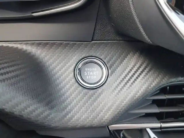 Peugeot 208 turbo 100 ch bvm6 — photo 24