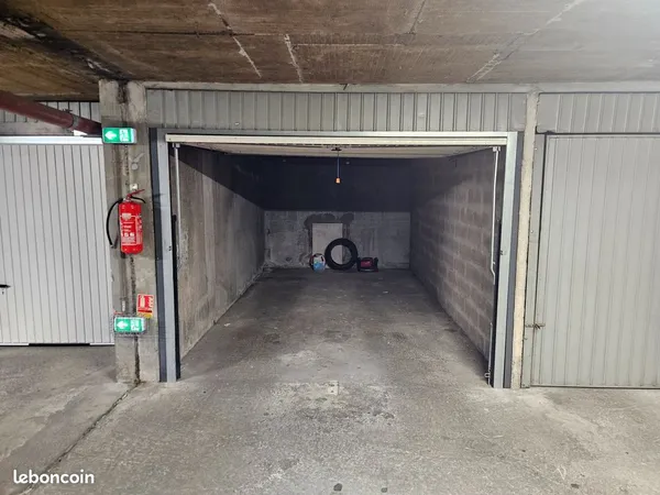 Parking box à louer