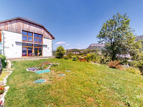 Maison 6 pièces 166 m²