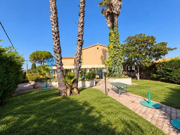 MARIGNANE ENSEMBLE IMMOBILIER À FORT POTENTIEL DE 348 M2