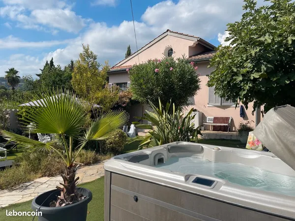 Vend maison avec jardin