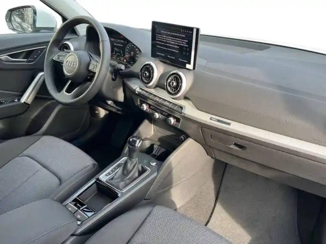 Audi Q2 35 tfsi 150 s tronic 7 — photo 9