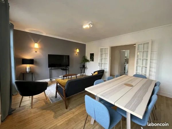 Loue une chambre dans un grand appartement