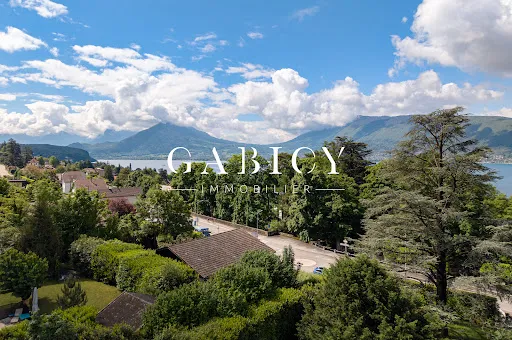 Appartement 4 pièces 104 m²