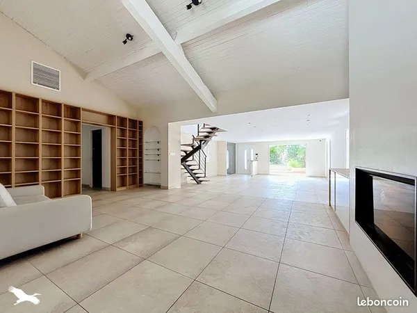 Propriété 8 pièces 192 m²