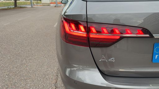 Audi A4 Avant 40 2.0 TDi Mild hybrid S Tronic7 204 Quattro - Avus – 2021 – 140273 km – Hybride diesel – Boîte Automatique — photo 9