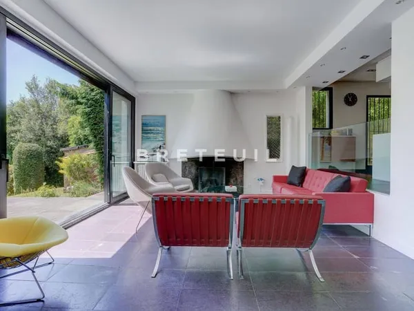 Maison 8 pièces 216 m²