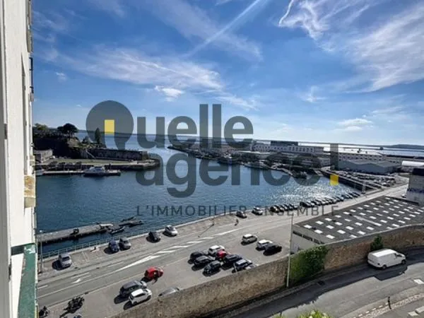 Brest Un emplacement rare entre Jardin des Explorateurs et Tour Tanguy-