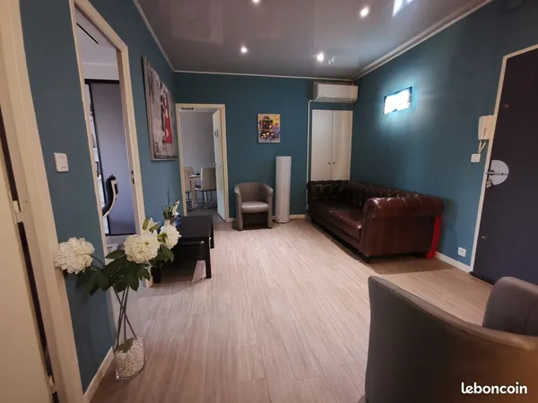 Bureau à louer - nîmes ville active - 445 cc