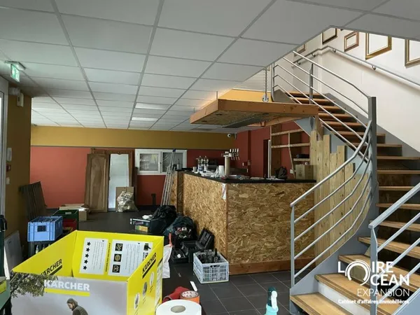 Local commercial 279 m²