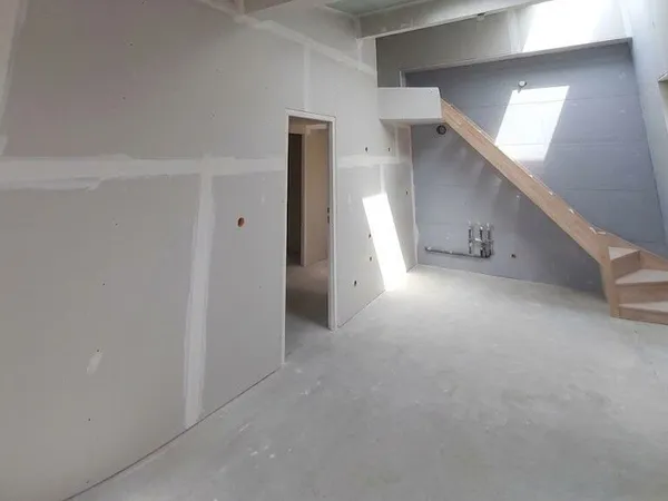 Appartement entièrement réhabilité, 2 pièces avec mezzanine. Possibilité de parking.