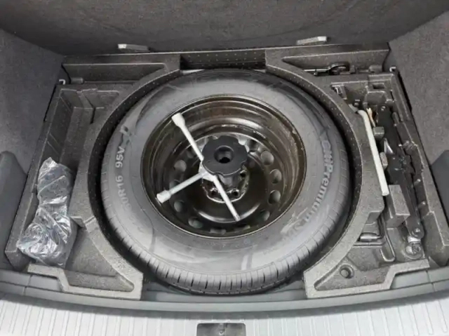 Skoda Karoq 1.5 tsi act 150ch sportline dsg7 — photo 14