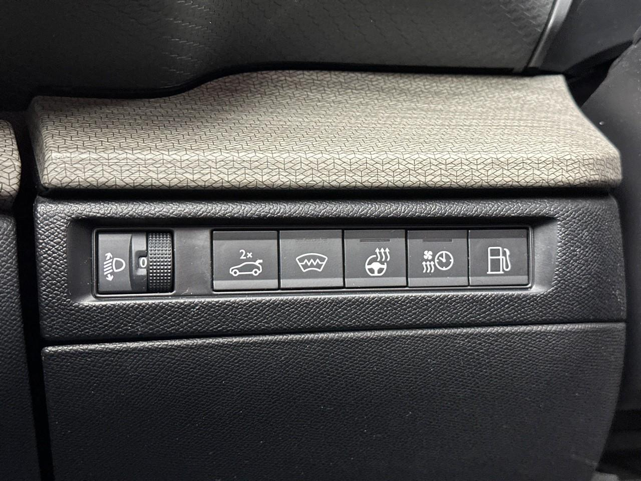 Citroën C5 X hybride rechargeable 225 s&s e-eat8 shine pack — photo 17