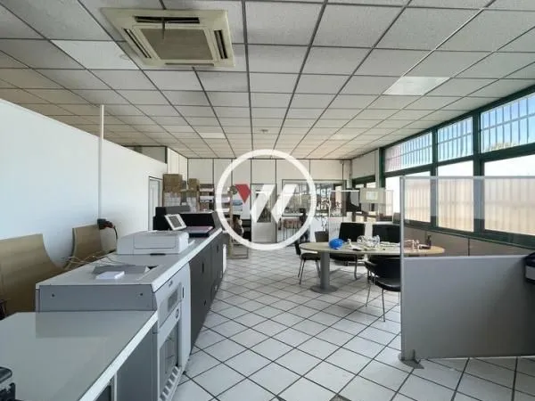 Local d'activité 316 m²