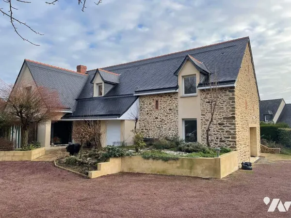 Maison 8 pièces 230 m²