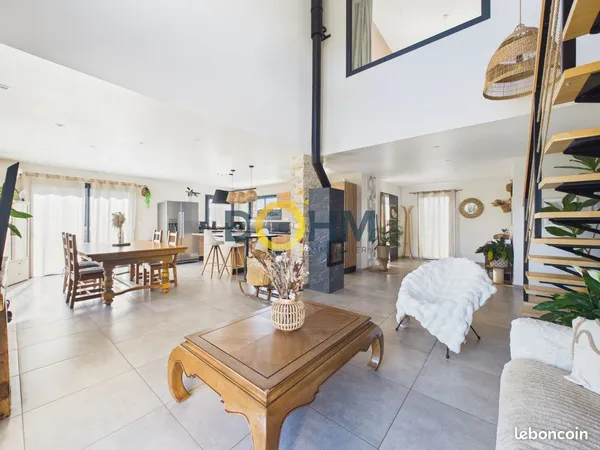 Maison 6 pièces 182 m²