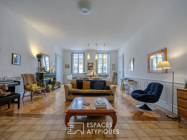 Appartement bourgeois à l'esprit vintage et son éden suspendu