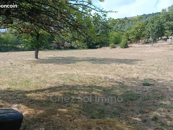 Terrain 850 m² Peyroules