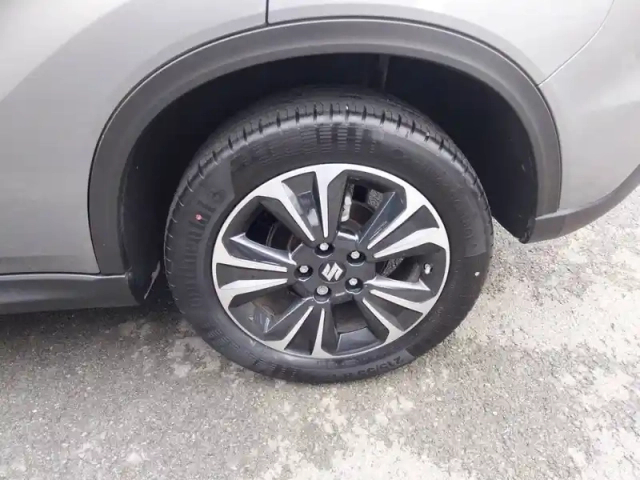 Suzuki Vitara 1.5 dualjet  hybrid auto — photo 15