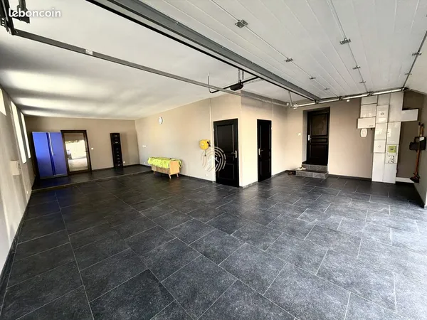 Bureaux 429 m² Fenain