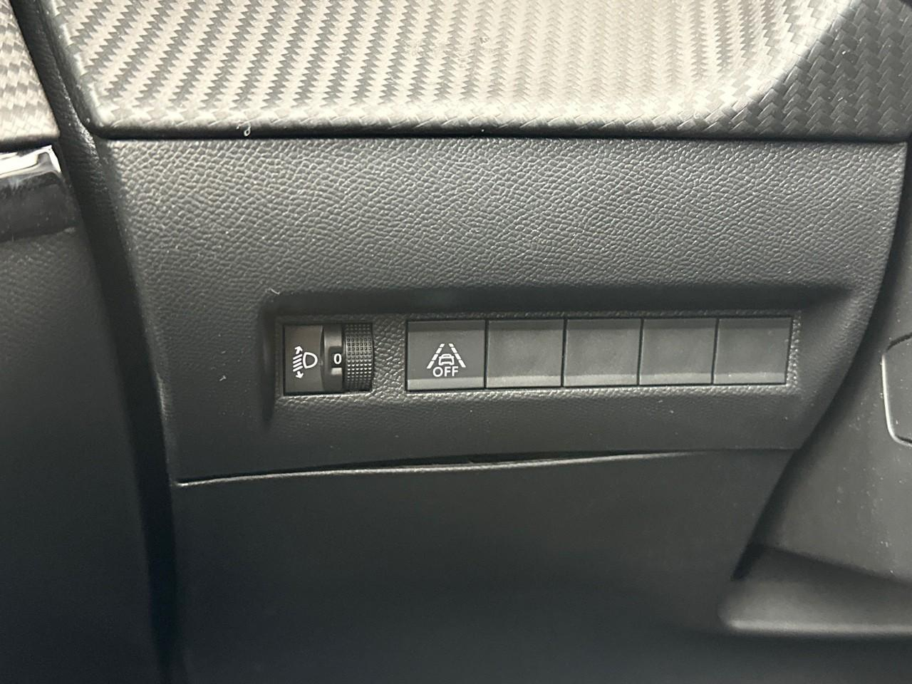 Peugeot 208 electrique 50 kwh 136ch style — photo 16