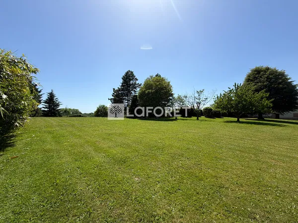 Terrain 800 m²