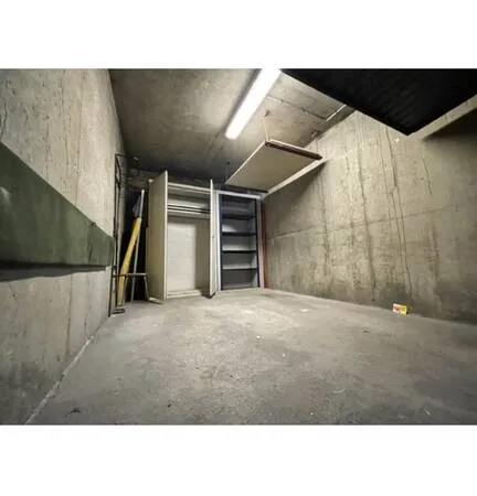 Garage/Parking