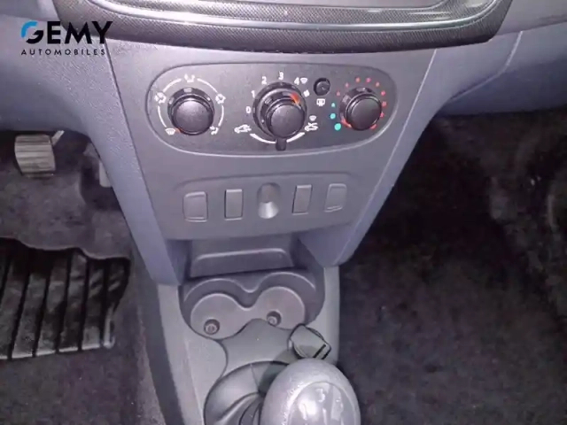Dacia Sandero sce 75 — photo 14