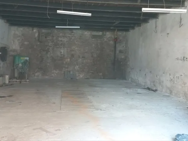 Garage 140 m2