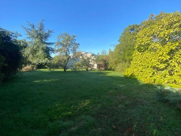 À vendre terrain 1000m2 + Pc accepté