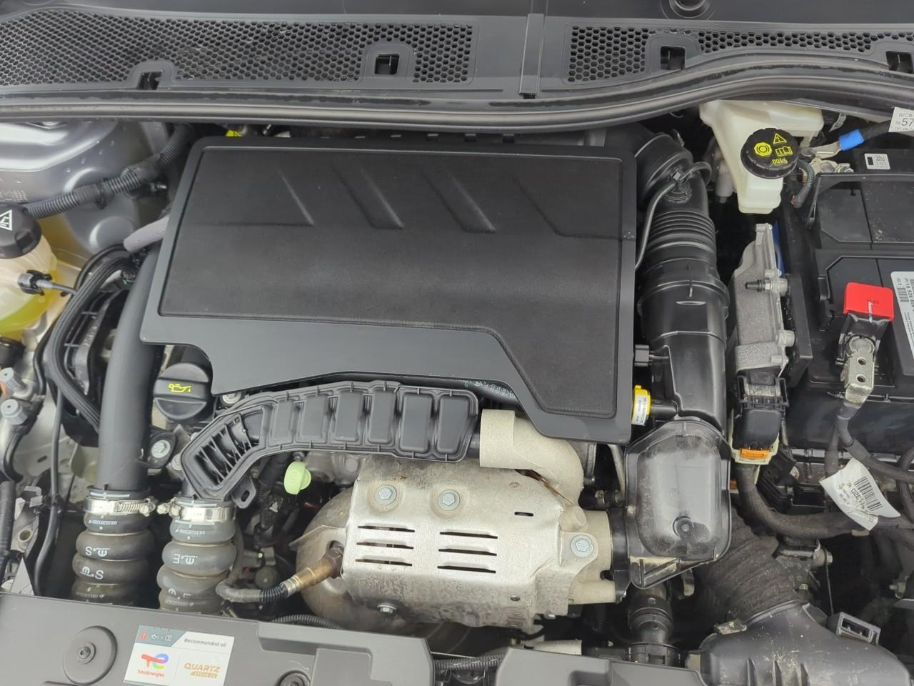 Citroën C4 puretech 130 eat8 plus — photo 16