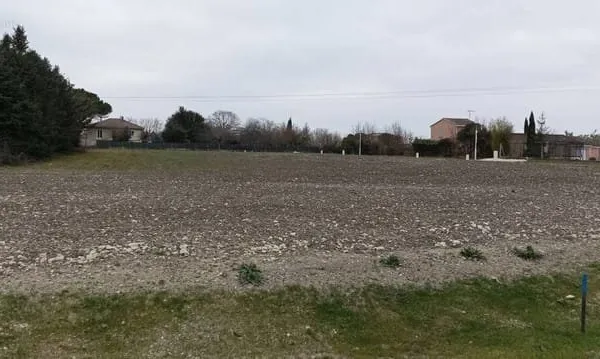 Terrain à bâtir de 674 m² à BARRET (16)
