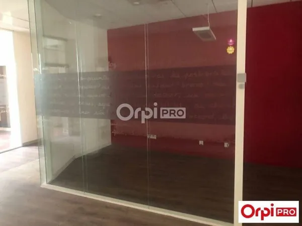 Local commercial 282 m²