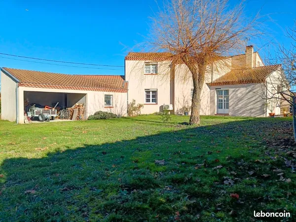 Villa f6 sur 2 niveaux 180 mètres carrés