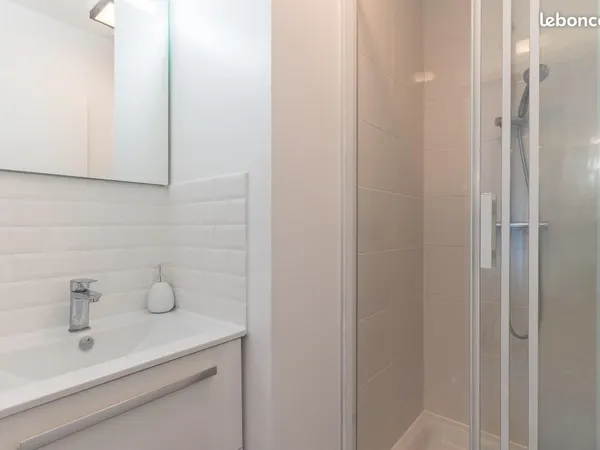 Chambre 2 pièces 84 m²