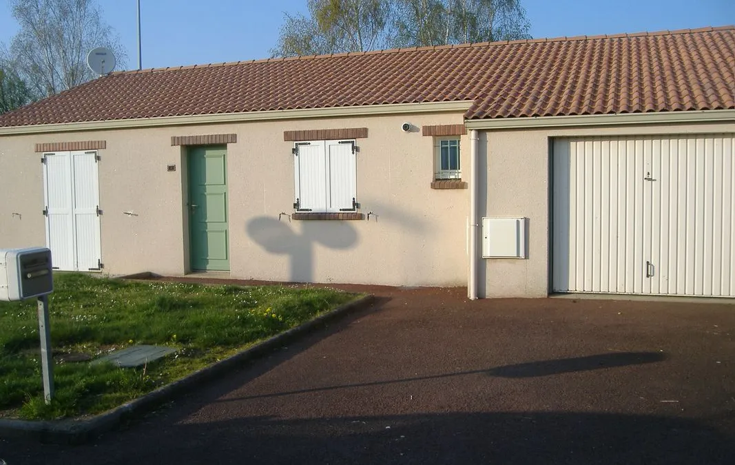 Photo 1
