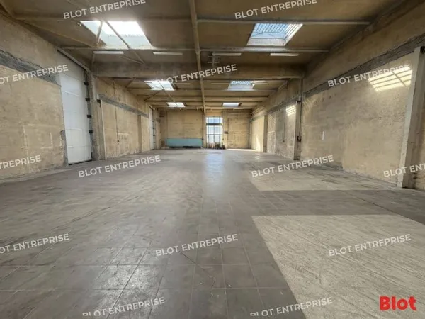Entrepôt 1 pièce 415 m²
